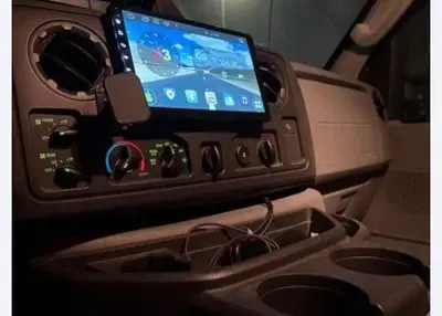 2013 فورد موتر هوم كارافان