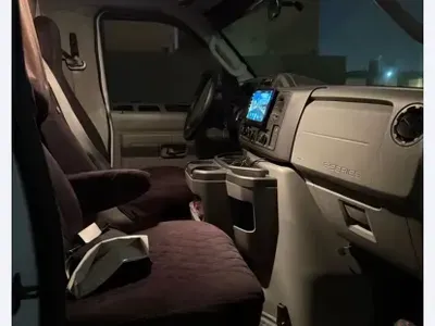 2013 فورد موتر هوم كارافان