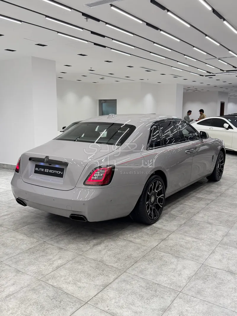 2023 رولز رويس قوست بلاك بادج