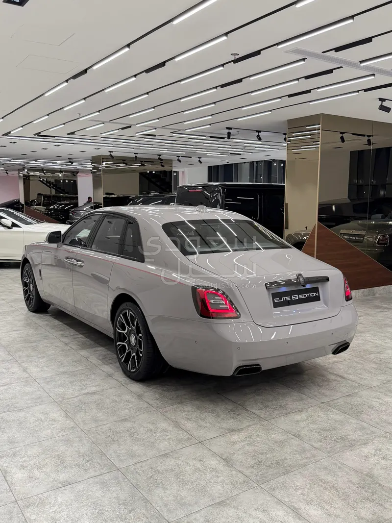 2023 رولز رويس قوست بلاك بادج