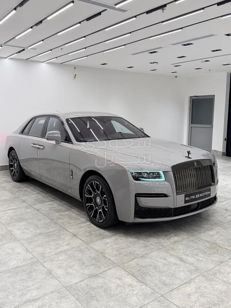 2023 رولز رويس قوست بلاك بادج