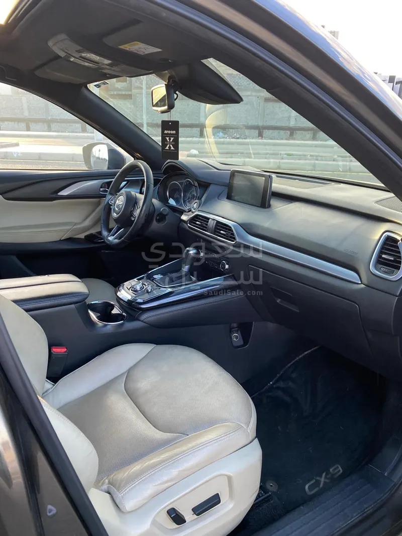 2017 مازدا سي اكس 9