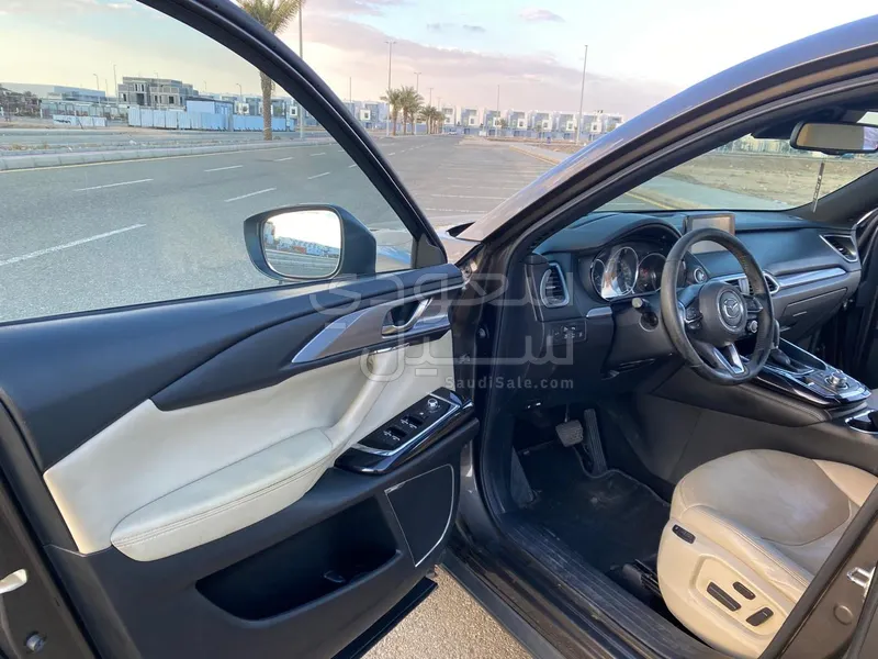 2017 مازدا سي اكس 9