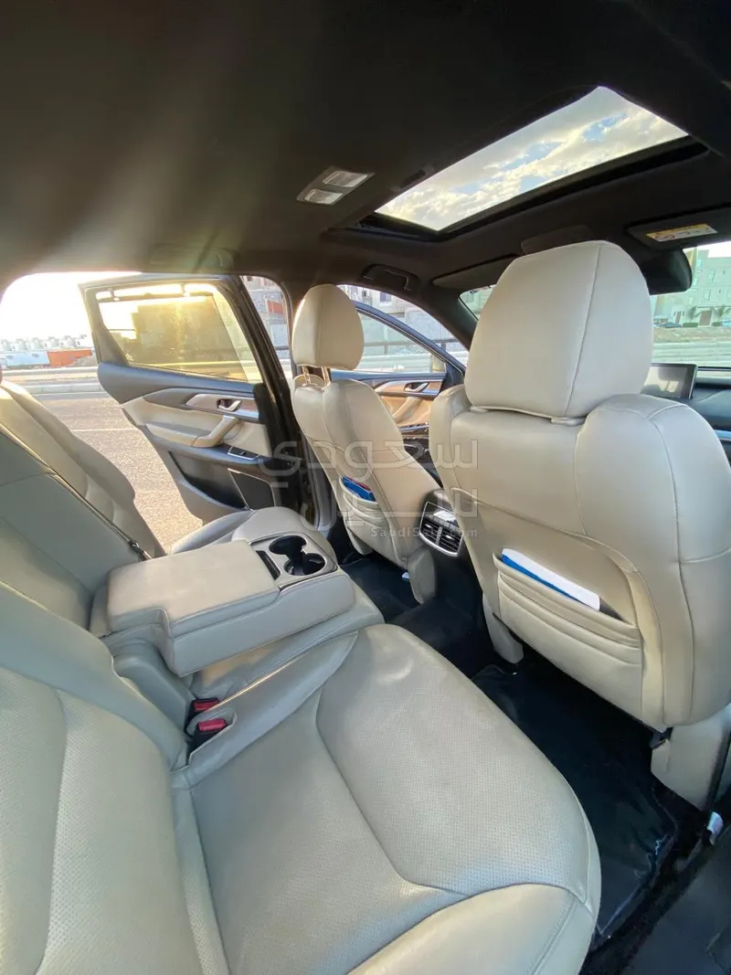 2017 مازدا سي اكس 9