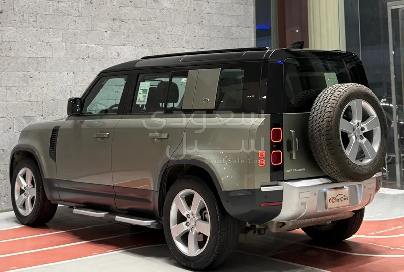 2022 لاند روفر ديفيندر اس اي