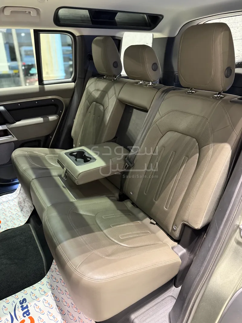 2022 لاند روفر ديفيندر اس اي