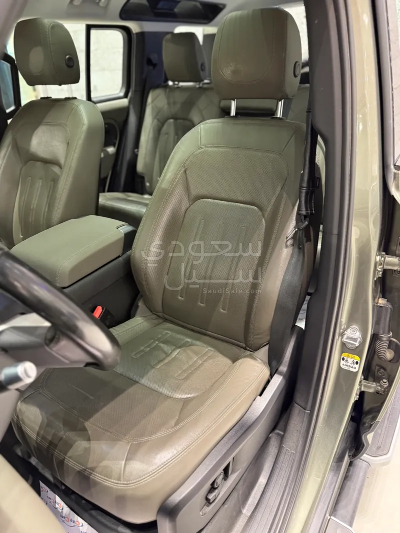 2022 لاند روفر ديفيندر اس اي