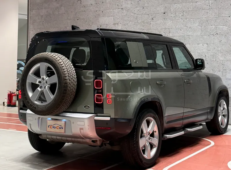 2022 لاند روفر ديفيندر اس اي