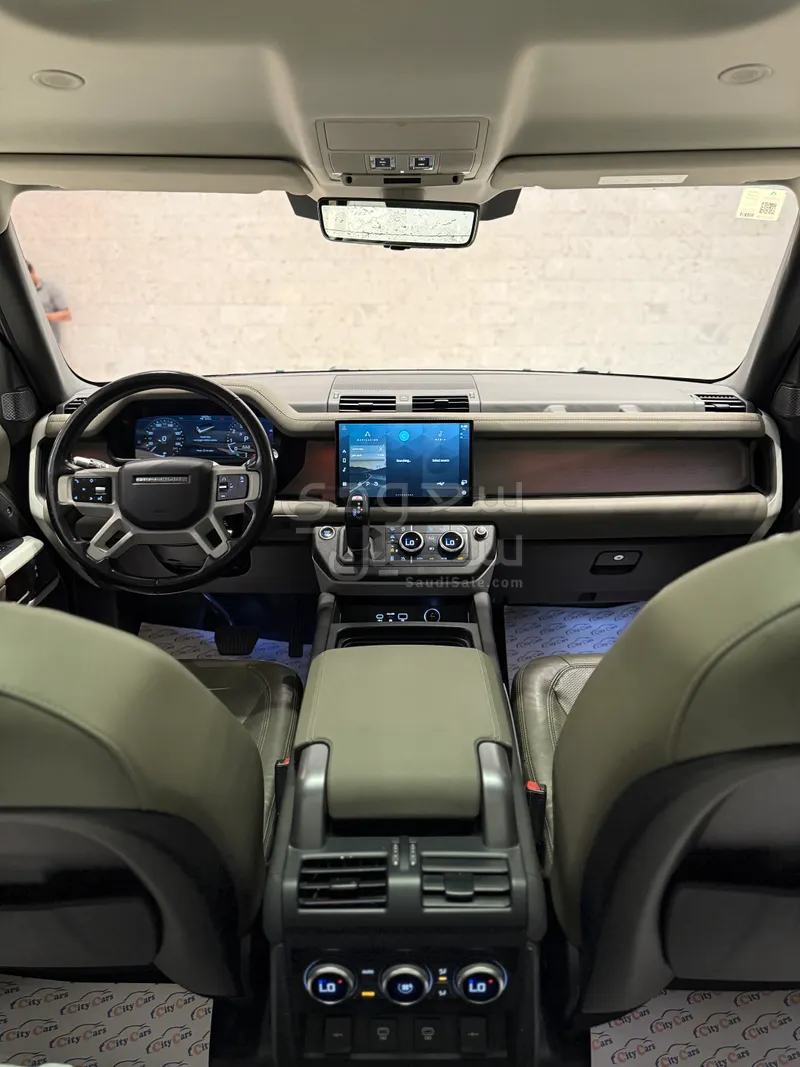 2022 لاند روفر ديفيندر اس اي