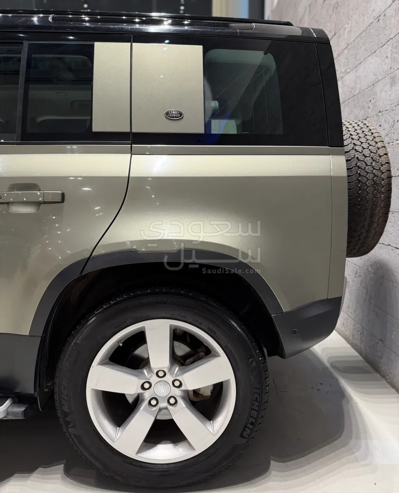 2022 لاند روفر ديفيندر اس اي