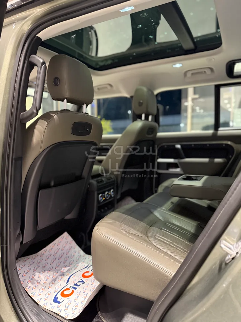 2022 لاند روفر ديفيندر اس اي