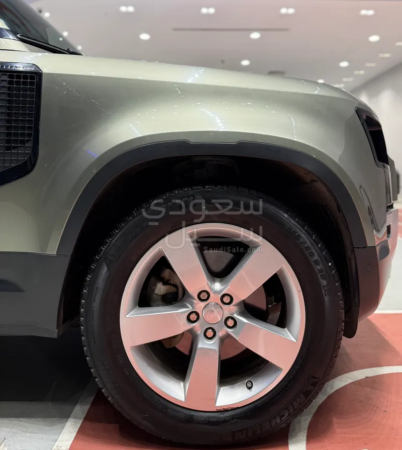 2022 لاند روفر ديفيندر اس اي