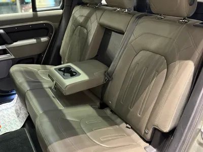 2022 لاند روفر ديفيندر اس اي