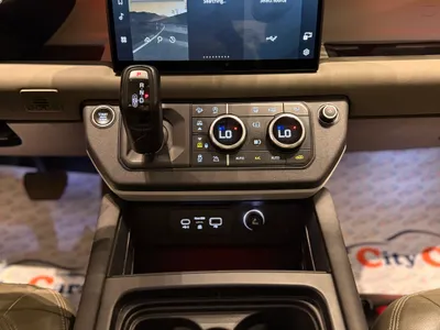 2022 لاند روفر ديفيندر اس اي