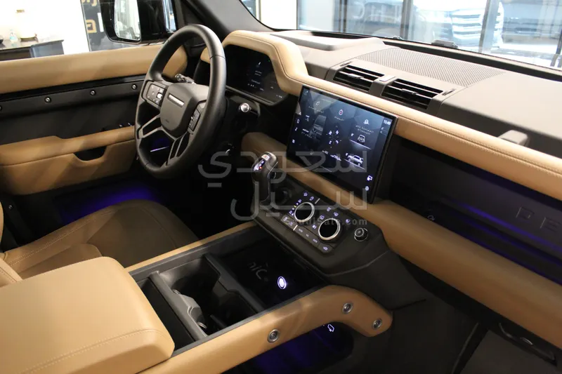 2025 لاند روفر ديفيندر 110