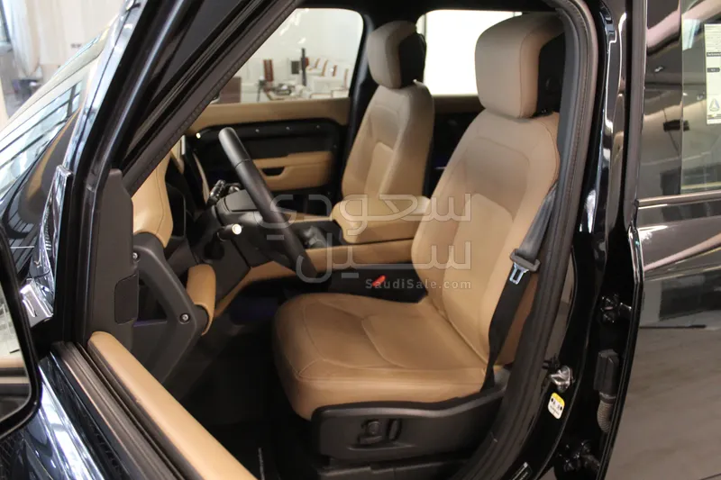 2025 لاند روفر ديفيندر 110