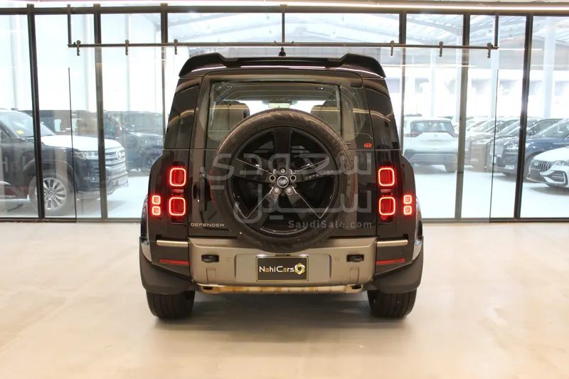 2025 لاند روفر ديفيندر 110