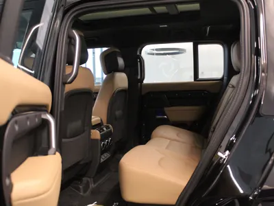 2025 لاند روفر ديفيندر 110