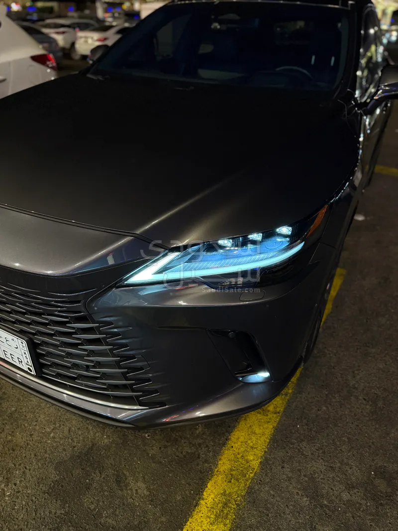 2024 لكزس أر إكس 350