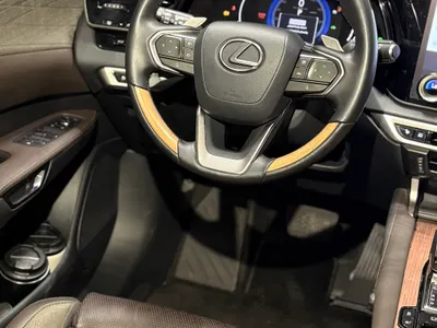 2024 لكزس أر إكس 350