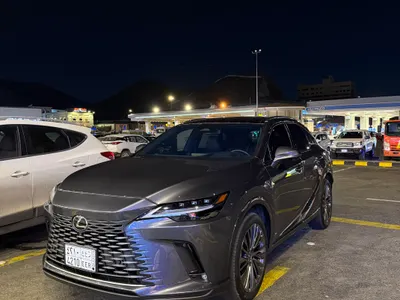 2024 لكزس أر إكس 350