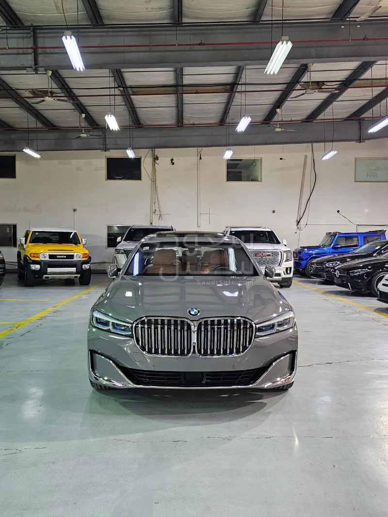 2022 بي ام دبليو الفئة السابعة 750 إل أي