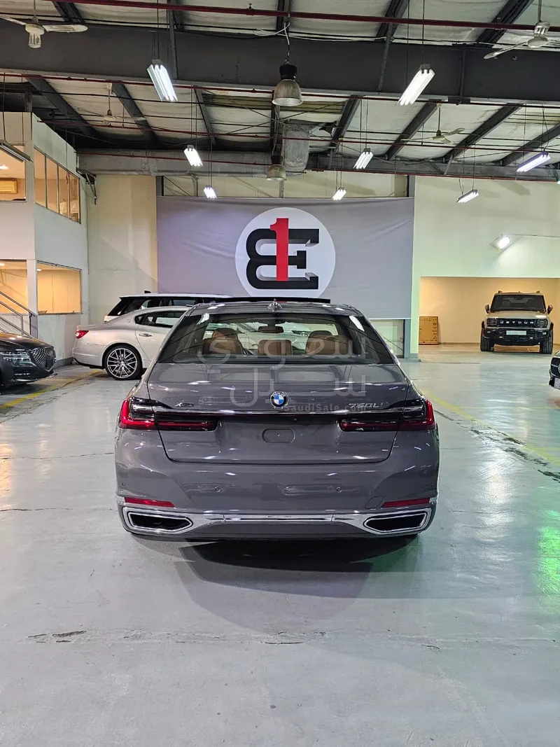 2022 بي ام دبليو الفئة السابعة 750 إل أي