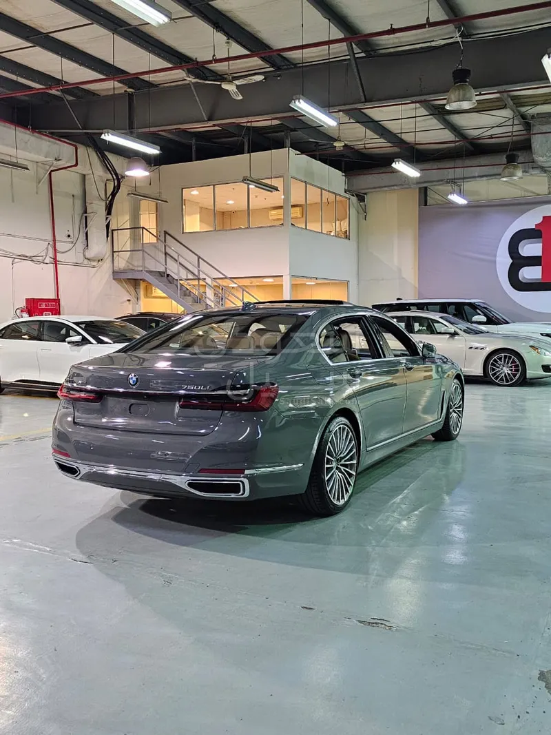 2022 بي ام دبليو الفئة السابعة 750 إل أي