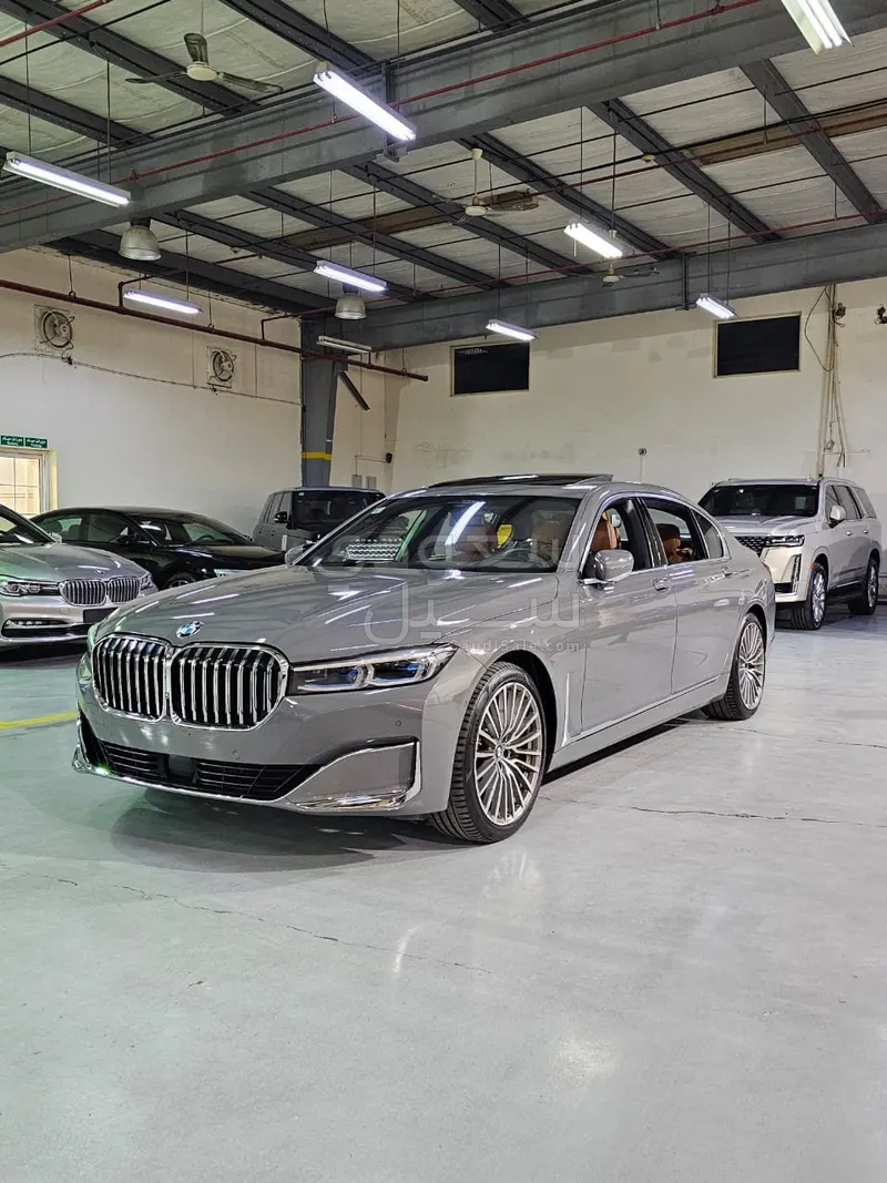 2022 بي ام دبليو الفئة السابعة 750 إل أي