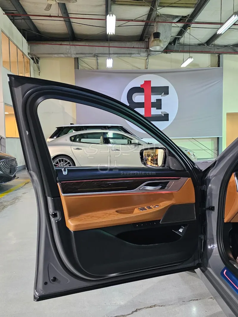 2022 بي ام دبليو الفئة السابعة 750 إل أي