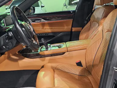 2022 بي ام دبليو الفئة السابعة 750 إل أي