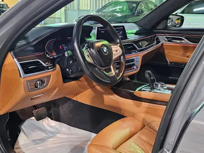 2022 بي ام دبليو الفئة السابعة 750 إل أي