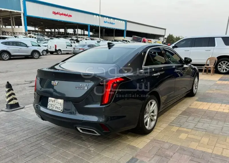 2020 كاديلاك سي تي 4