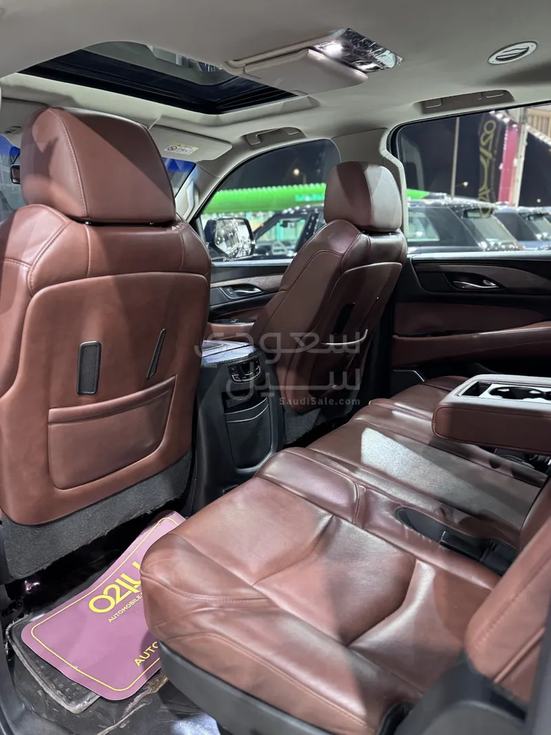 2018 كاديلاك اسكاليد إي إس في