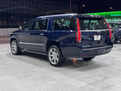 2018 كاديلاك اسكاليد إي إس في