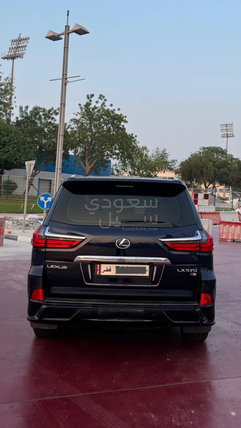 2016 لكزس إل إكس 570 اس