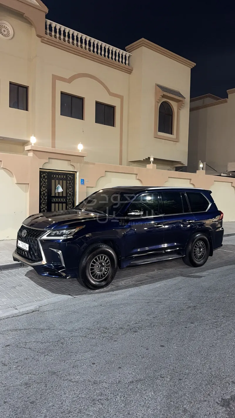 2016 لكزس إل إكس 570 اس