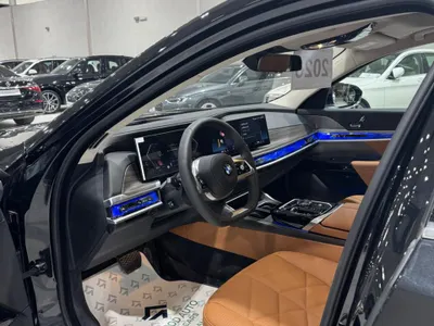 2026 بي ام دبليو الفئة السابعة 735أي