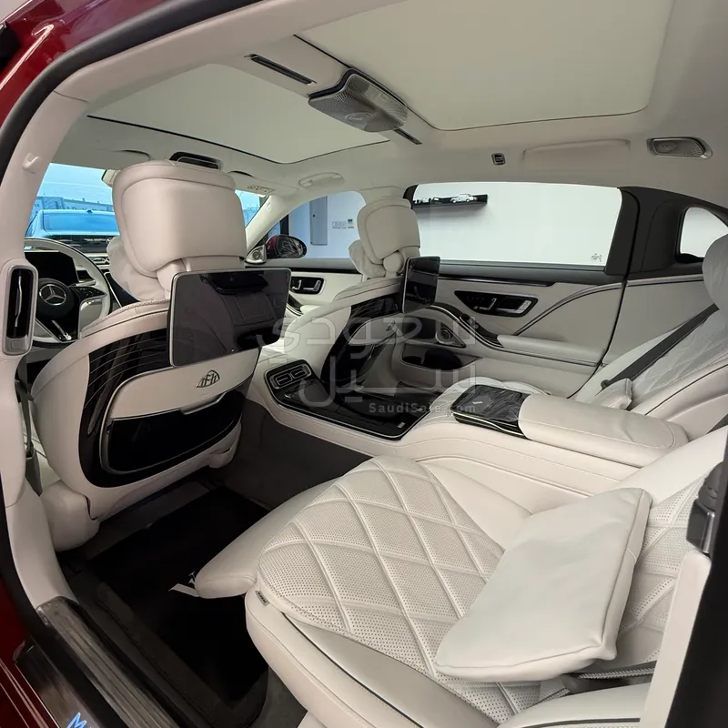 2022 مرسيدس - بنز إس 680 مايباخ