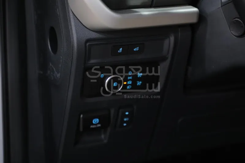 2024 فورد اكسبيديشن اكس ال تي