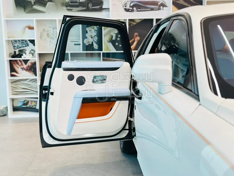 2025 رولز رويس قوست بلاك بادج