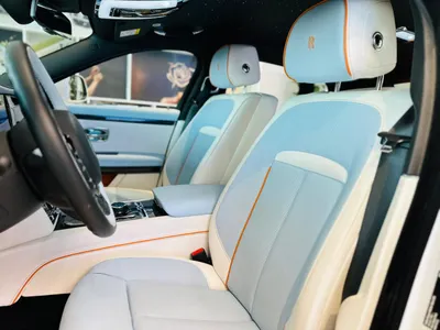 2025 رولز رويس قوست بلاك بادج