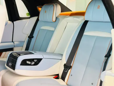 2025 رولز رويس قوست بلاك بادج