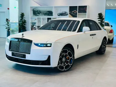 2025 رولز رويس قوست بلاك بادج