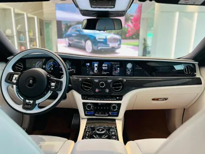 2025 رولز رويس قوست بلاك بادج