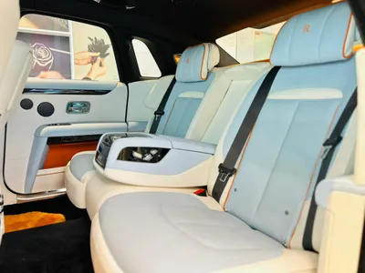 2025 رولز رويس قوست بلاك بادج