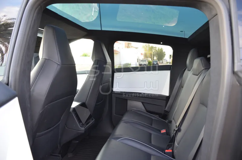 2024 Tesla cybertruck Foundation