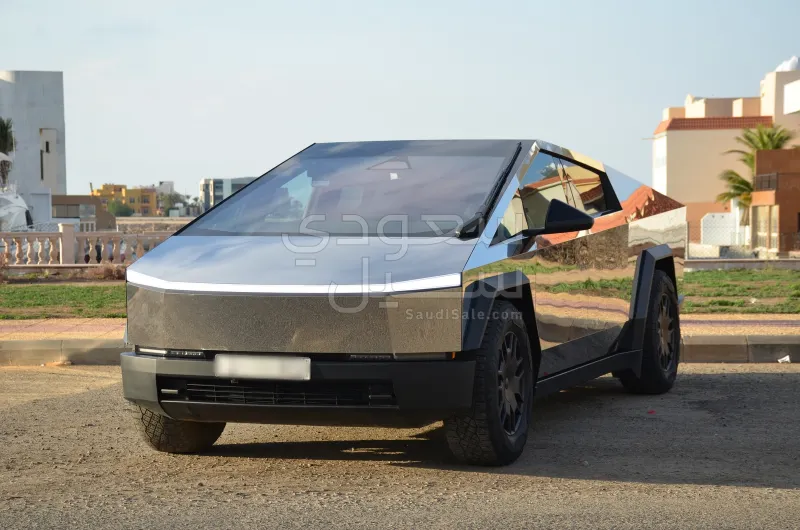 2024 تيسلا سايبر تراك