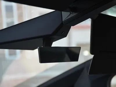 2024 تيسلا سايبر تراك