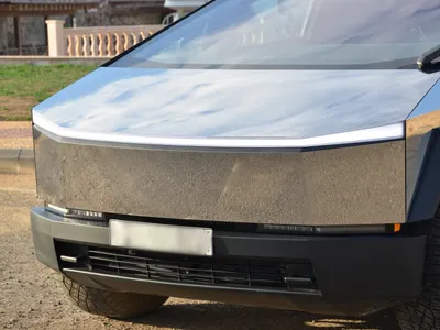 2024 تيسلا سايبر تراك